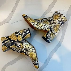 Aldo Snakeskin Booties ✨